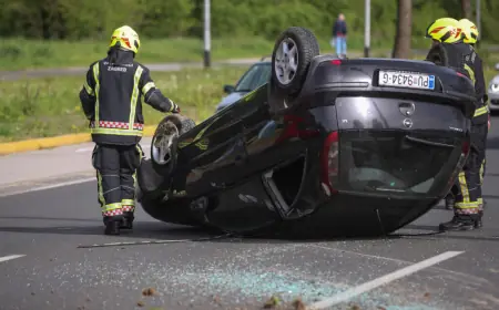 KRŠ I LOM U ZAGREBU: AUTOMOBIL ZAVRŠIO NA KROVU!