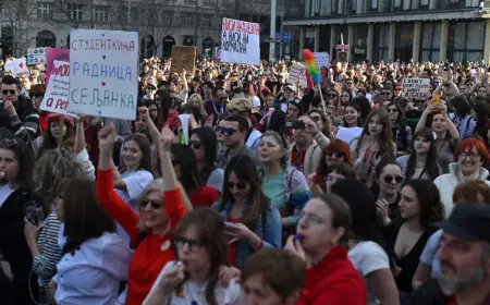 FOTO / SRBIJA NA NOGAMA: NA GLAVNOM BEOGRADSKOM TRGU OKUPILI SE STUDENTI, RADNICI, GRAĐANI
