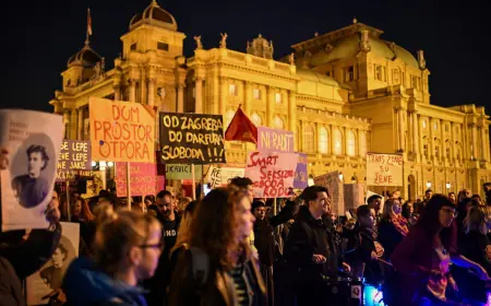 FOTO / U ZAGREBU ODRŽAN NOĆNI MARŠ: "KAD STANU ŽENE STAT ĆE CIJELI SVIJET"