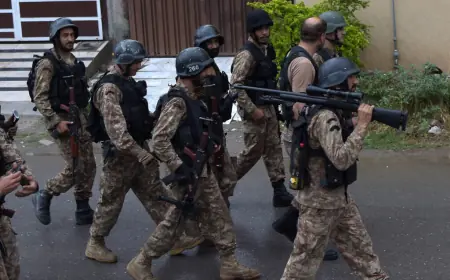 PAKISTANSKI MILITANTI OTELI VLAK S 400 PUTNIKA. "UBILI SMO 50 TALACA"