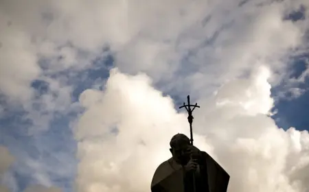 PAPA JE VEĆ ČETIRI TJEDNA U BOLNICI: VATIKAN OBJAVIO NOVE INFORMACIJE