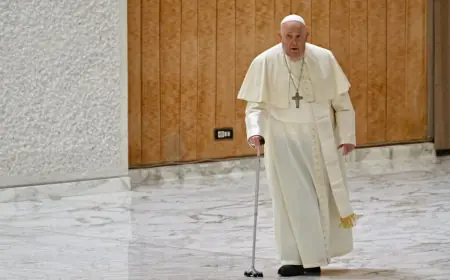 PAPA FRANJO IZ BOLNICE POSLAO PORUKU VJERNICIMA