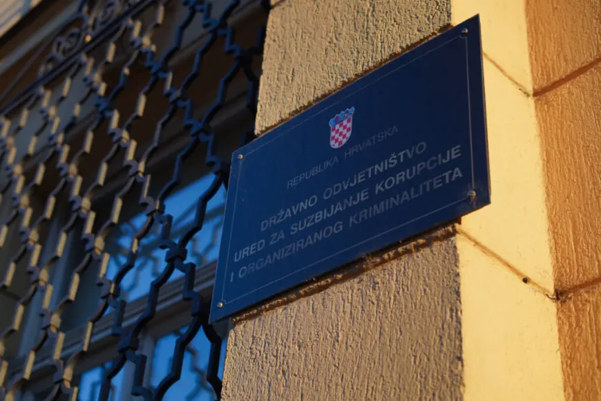 USKOK SE OGLASIO O VELIKOJ AKCIJI ZBOG KORUPCIJE I UTAJE POREZA: PREDLAŽU ISTRAŽNI ZATVOR ZA ŠEST OSOBA