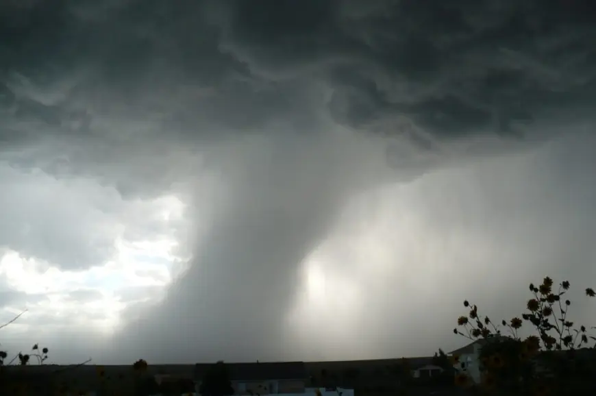 RAZORAN TORNADO POGODIO JUG SAD-a, NAJMANJE 19 MRTVIH