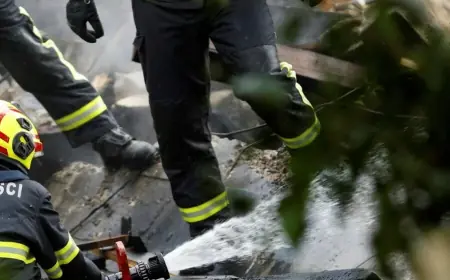 STRAŠNA TRAGEDIJA: PLANUO DRVENI OBJEKT, VATROGASCI PRONAŠLI IZGORENO TIJELO