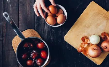 NEMATE INSPIRACIJU ZA BOJANJE JAJA OVOG USKRSA? PROBAJTE NEKU OD OVIH JEDNOSTAVNIH METODA