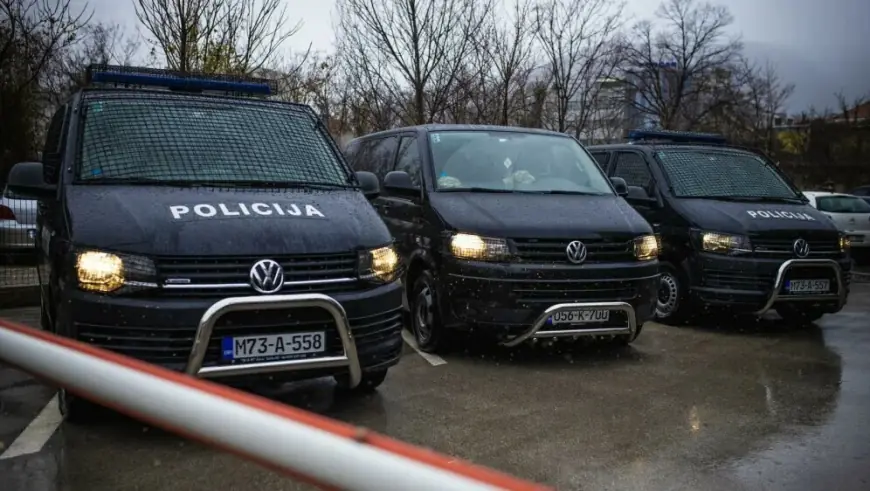 RACIJA U SUSJEDSTVU! OSUMNJIČENO 10 LJUDI, MEĐU NJIMA VOZAČ ISTAKNUTOG POLITIČARA