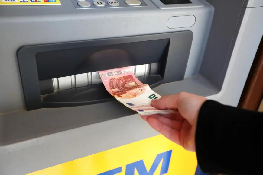 AUSTRIJSKA BANKA PREKO USKRSA BLOKIRA RAČUNE SVIH KORISNIKA. EVO ZAŠTO