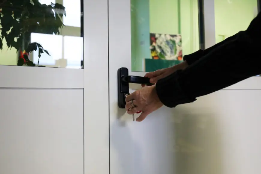 ZAŠTITAR KOJI JE FIZIČKI NAPAO UČENIKE U SPLITU IMAO ALKOHOLA U KRVI