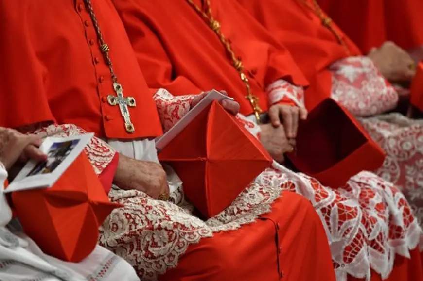 POČINJE KONKLAVA: SVE O TAJANSTVENOM OBREDU U KOJEM SE BIRA NOVI PAPA
