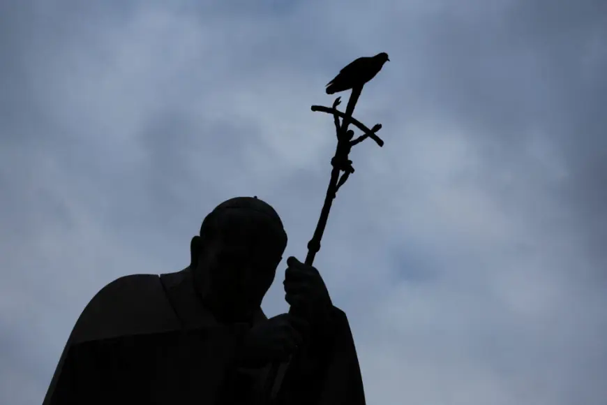 IZRAEL OBJAVIO PA OBRISAO PORUKU SUĆUTI ZBOG SMRTI PAPE FRANJE
