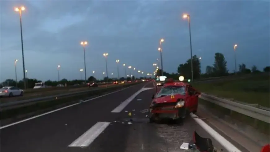 VOZIO SLALOM PA SKRIVIO TEŠKU NESREĆU NA A3: AUTOMOBIL ZAVRŠIO NA KROVU, PUTNICI U BOLNICI, A ON POBJEGAO