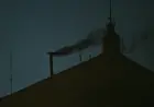PUŠTEN CRNI DIM, PAPA JOŠ NIJE IZABRAN! VATIKAN SE OGLASIO O RAZLOZIMA KAŠNJENJA, EVO ŠTO SADA SLIJEDI