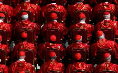 SIKTINSKA KAPELA POD KLJUČEM: POČINJE KONKLAVA, SVIJET ČEKA BIJELI DIM I IME NOVOG PAPE