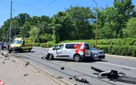 KAOS NA ISTOKU ZAGREBA: ZBOG TEŠKOG SUDARA PEKINUT TRAMVAJSKI PROMET