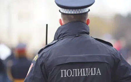 MIGRANTI PUCALI NA PRIPADNIKE SRBIJANSKE POLICIJE KOD GRANICE S HRVATSKOM, JEDAN UBIJEN