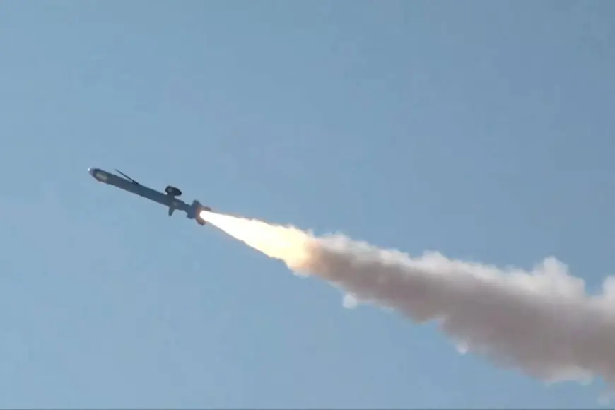 IRAN PREDSTAVIO NOVU BALISTIČKU RAKETU DOMETA DO 1.200 KILOMETARA...