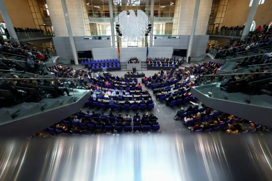 TRENUTAK KAD JE BUNDESTAG GLASAO PROTIV MERZA