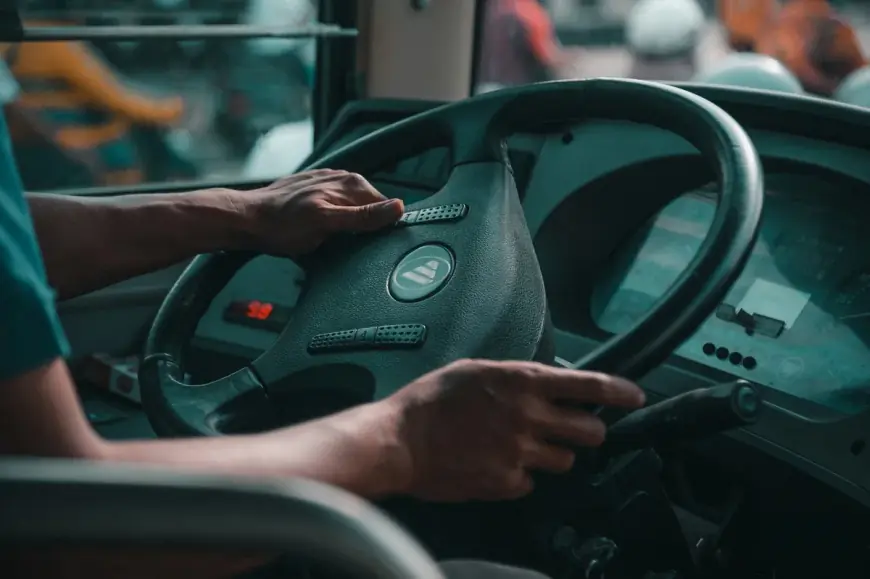TEŠKA NESREĆA U NJEMAČKOJ: AUTOBUS SE ZABIO U KOLONU VOZILA, IMA OZLIJEĐENIH