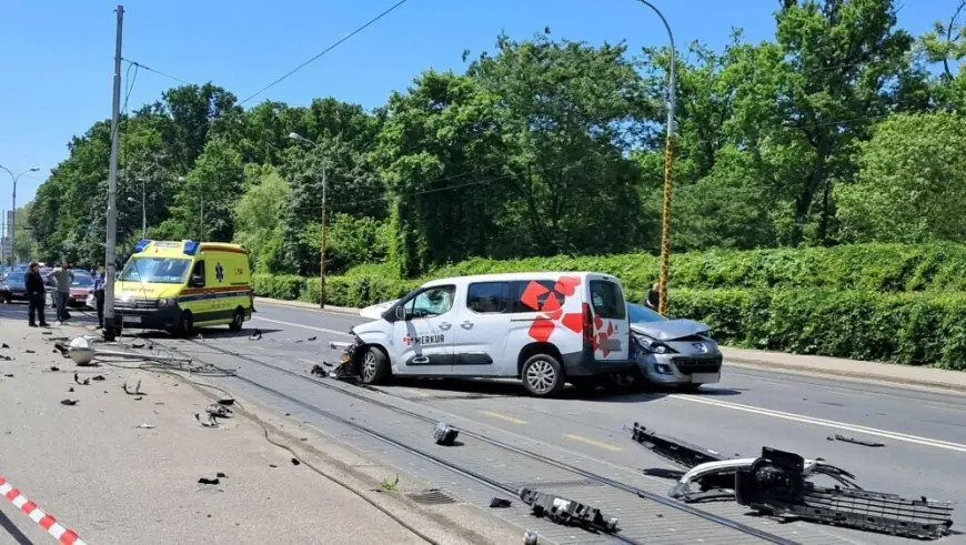 KAOS NA ISTOKU ZAGREBA: ZBOG TEŠKOG SUDARA PEKINUT TRAMVAJSKI PROMET
