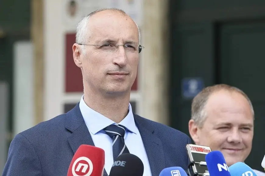 PULJAK: LJUDI SE MORALI MICATI S CESTE DA PLENKOVIĆ KAO HITNA NA VRIJEME DOĐE REANIMIRATI SVOG KANDIDATA
