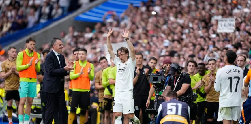 MODRIĆ U SUZAMA UZEO MIKROFON I OBRATIO SE PUBLICI: "MOJ NAJVEĆI TROFEJ JE VAŠA LJUBAV..."