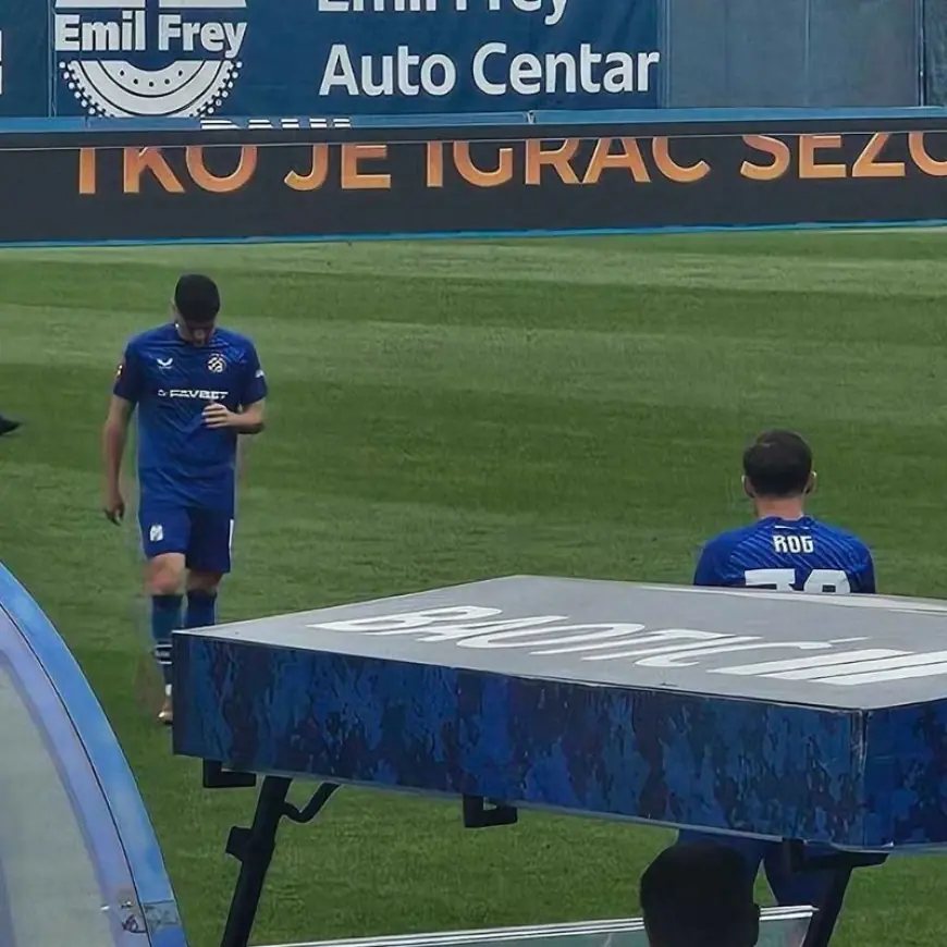 BATURINA NEUTJEŠNO PLAKAO NA KLUPI, PETKOVIĆ GA TJEŠIO