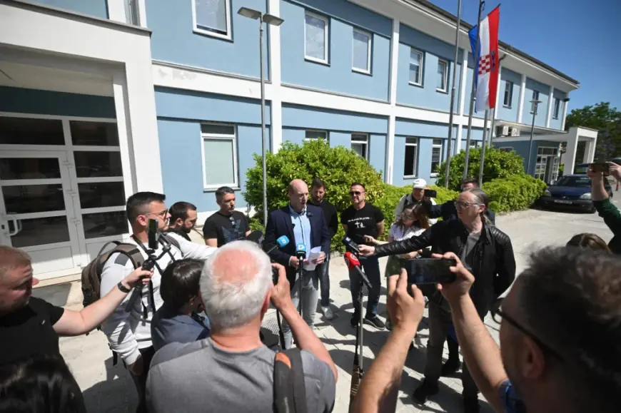 NOTORNI HDZ-ovi LOPOVI POŠARALI GLASAČKE LISTIĆE ROBERTU MODRIĆU KAKO NE BI UŠAO U GRADSKO VIJEĆE GRADA ZADRA!