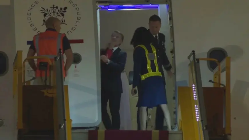 ŠTO JE BRIGITTE REKLA MACRONU NAKON UDARCA U LICE? ČITAČ S USANA OTKRIO DETALJE