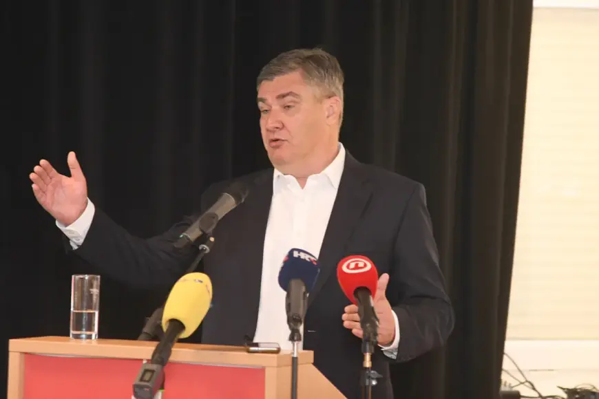 MILANOVIĆ STUDENTIMA ISPRIČAO VIC: "ZAŠTO U SAD-u NIKADA NIJE BILO DRŽAVNOG UDARA?"