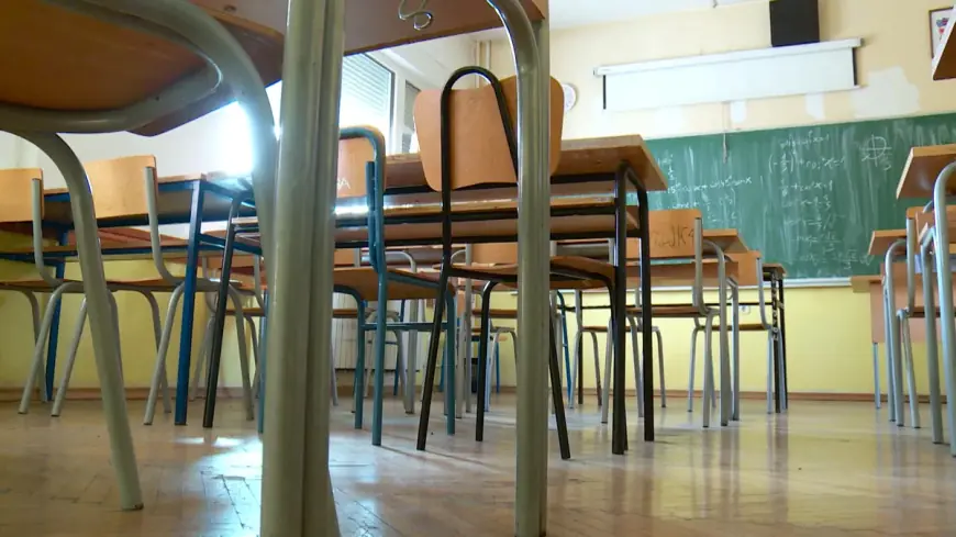 POLICIJA UHITILA UČITELJA KOJI JE RAZBIJAO ŠKOLSKI INVENTAR