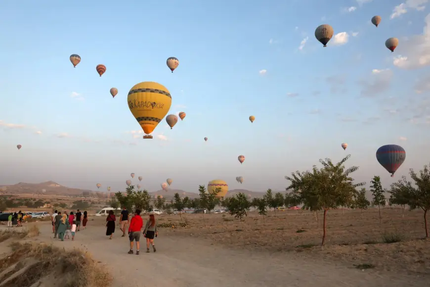 NESREĆA U TURSKOJ: SRUŠILI SE BALONI NA VRUĆI ZRAK, JEDNA OSOBA POGINULA, 19 OZLIJEĐENO