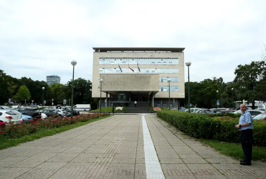 ZBOG DOJAVE O MOBI EVAKUIRAN DIO POGLAVARSTVA U ZAGREBU