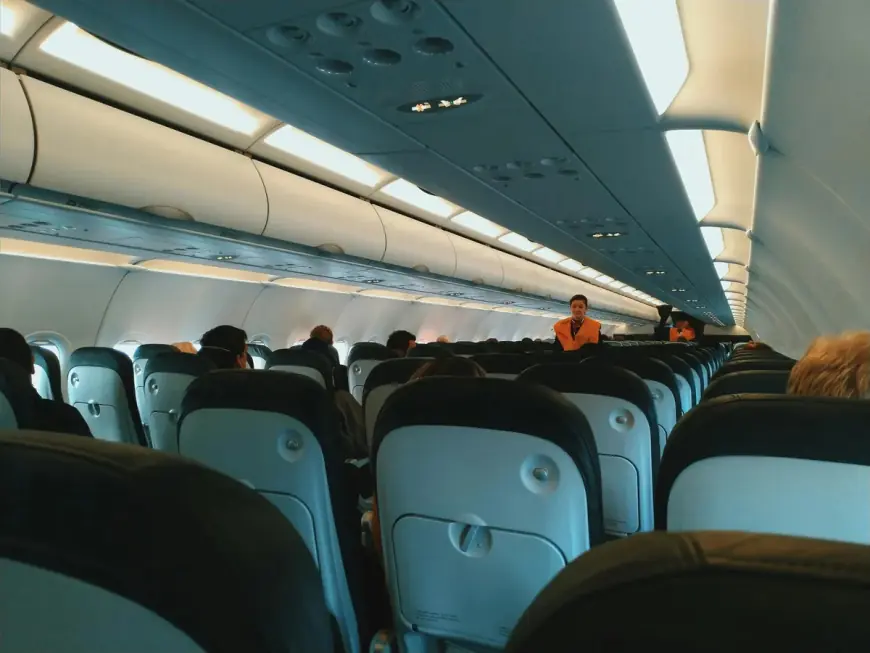 PUTNICI IZ ZAGREBA OSTALI ZATOČENI U AVIONU U BEČU