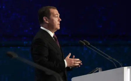 MEDVEDEV PRIPRIJETIO TRUMPU: "RUSIJA NIJE IZRAEL"