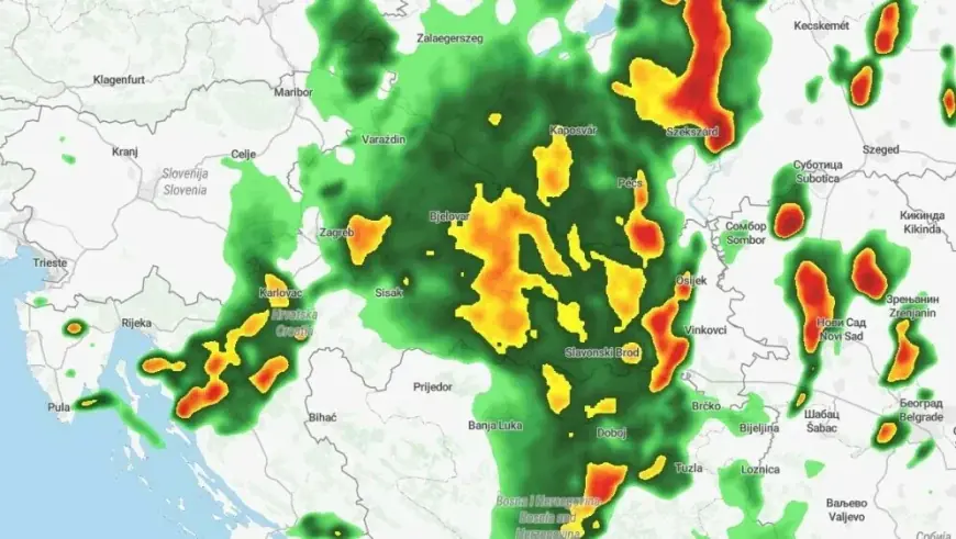 NEVRIJEME HARA SLAVONIJOM: SKELA PALA NA AUTE U OSIJEKU