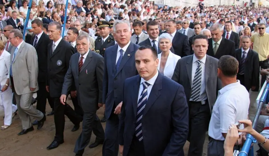 BULJ: POZIVAM SANADERA NA ALKU DA BUDE SA SVOJIMA. PROGANJALI SU GOTIOVINU. PROGANJALI SU GOTOVINU KAO ZVIJER