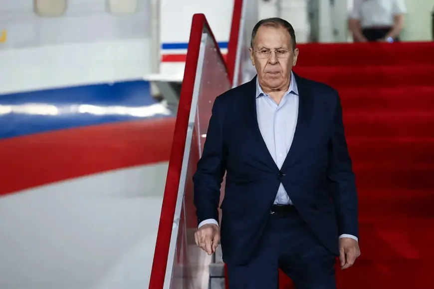 LAVROV STIGAO NA ALJASKU: PORUKA NA NJEGOVOJ MAJICI IZAZVALA VELIKU PAŽNJU