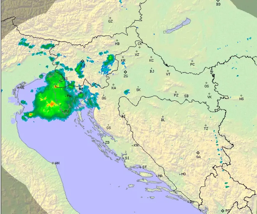 VIKEND UZ SUNCE I GRMLJAVINU: OČEKUJU SE I POPODNEVNI PLJUSKOVI