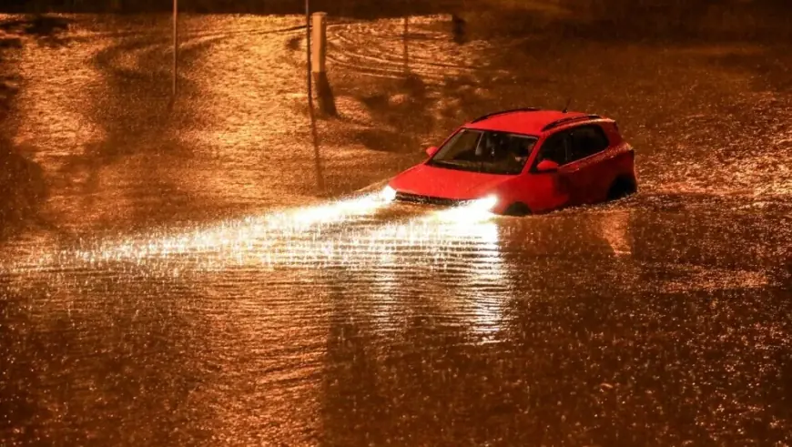 NEVRIJEME POGODILO ZAGREB: POPLAVLJEN PODVOŽNJAK, VATROGASCI IMAJU PUNE RUKE POSLA