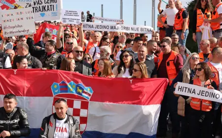 VELIKI PROSVJED DJELATNIKA HITNE: "NEMAMO NIŠTA, A DOVODE NAM STRANE RADNIKE U HITNU"