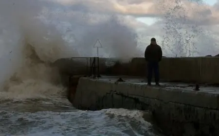 OLUJA HARA EUROPOM: TROJE MRTVIH U PORTUGALU, POPLAVE U BRITANIJI