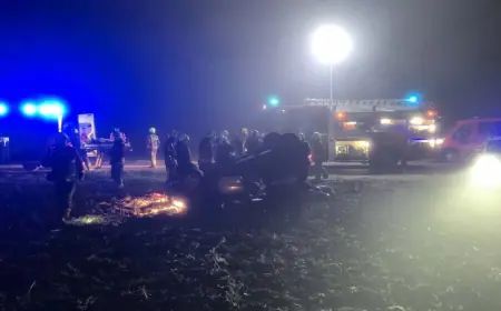 UŽAS NA CESTI: 18-GODIŠNJAKINJA SE AUTOM PREVRNULA NA KROV, PUTNIKE IZVLAČILI VATROGASCI