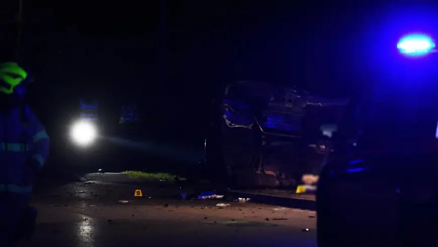 POLICIJA OBJAVILA DETALJE STRAVIČNE NESREĆE: NA MJESTU POGINUO MLADIĆ (18), JOŠ DVA MLADIĆA TEŠKO OZLIJEĐENA