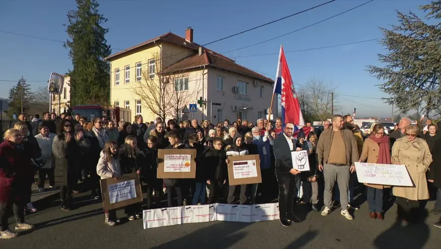 NIŠTA OD OBEĆANJA, DJECA JOŠ NEMAJU ŠKOLSKU ZGRADU: "MOŽDA BISMO MI TREBALI IMAT SVOJ POKLIK, PA ĆE SE POČETI BAVITI NAMA"