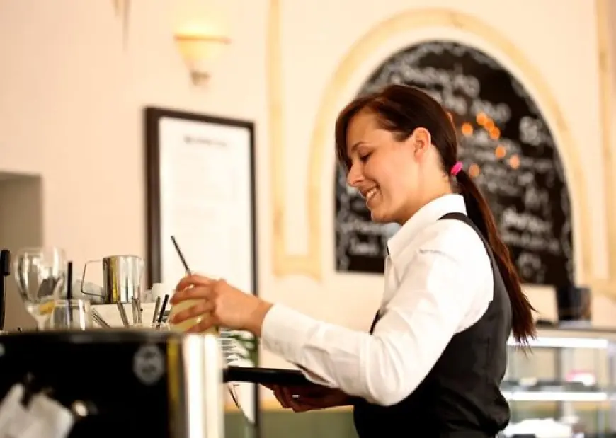 PLAĆA I NAPOJNICA KONOBARICE U LUKSUZNOM HOTELU U NJEMAČKOJ IZAZVALE LAVINU KOMENTARA