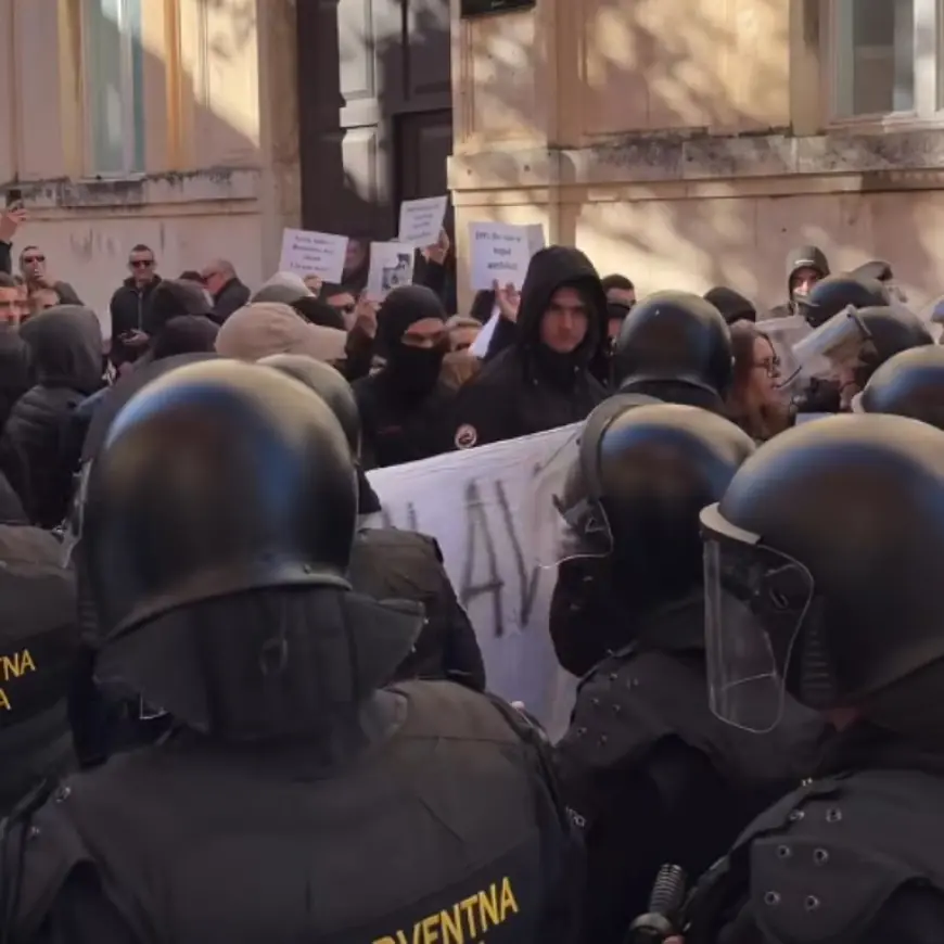 MASKIRANI MLADIĆI I U ZADRU, DOŠLO DO KRATKOG NAGURAVANJA S POLICIJOM