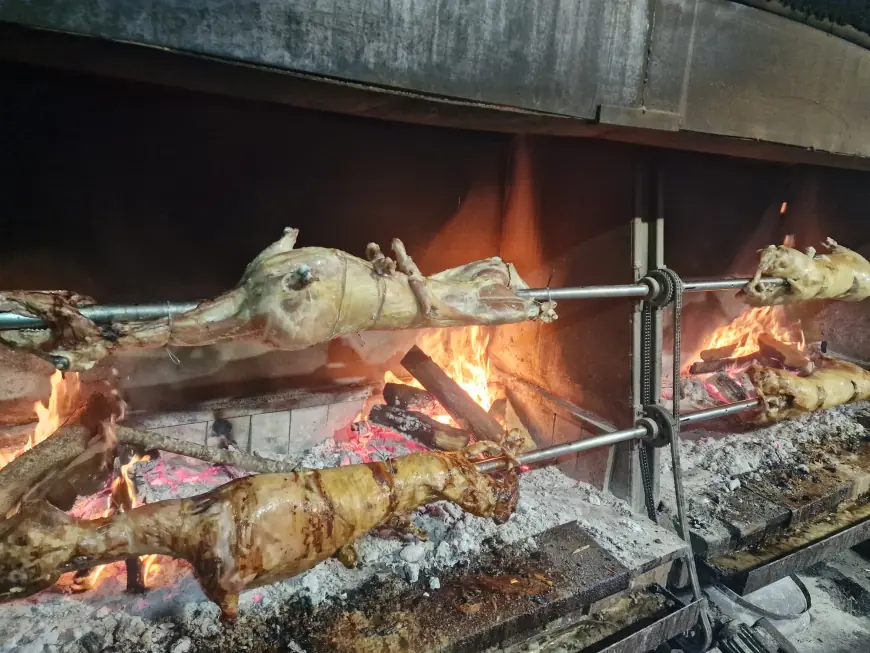 BILI SMO U RADUČIĆU I JELI JEDNU OD NAJBOLJIH PEČENIH JANJETINA U HRVATSKOJ!