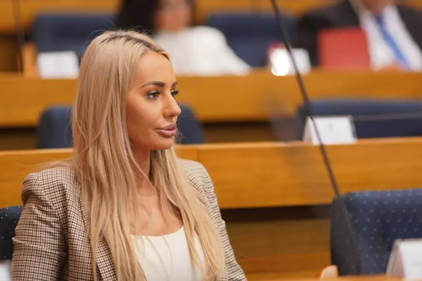 POLITIČARKA IZ BiH ZAVRŠILA PRAVO U 4 MJESECA? PROZVALI JE "TURBO STUDENTICA"