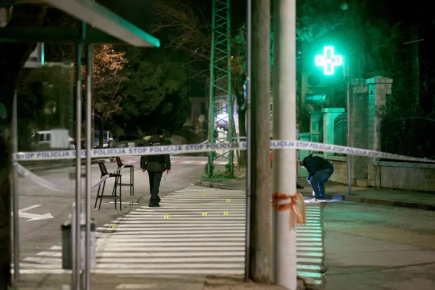 PUCNJAVA NA RIJEČKOM TRSATU. OŠTEĆENI KAFIĆ, AUTI, LJEKARNA...